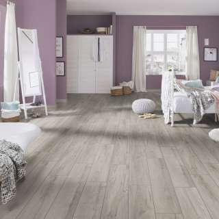 LAMINAT  8mm/Kl.32 VARIOSTEP CLASSIC V FUGA K418x HRAST LONGBOW, RASPOLOŽIVO 2,2204m2 