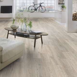 LAMINAT  8mm/Kl.32 SUPER NATURAL CLASSIC V FUGA 5543x HRAST COLORADO, RASPOLOŽIVO 17,54m2 