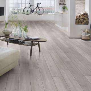 LAMINAT  8mm/Kl.32 SUPER NATURAL CLASSIC PURE+ 5946 HRAST ROCKFORD p=2,260 m2 