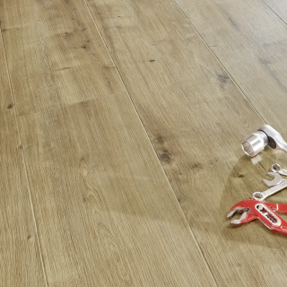 LAMINAT  8mm/Kl.32 XPLORA 8837x HRAST COTTAGE NATUR p=2,4615 m2 