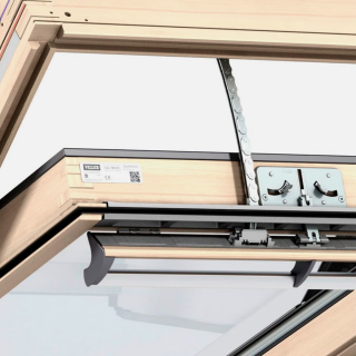 VELUX PREMIUM KROVNI PROZOR, BEZBOJNI LAK, SOLARNO NAPAJANJE, STAKLO 70 