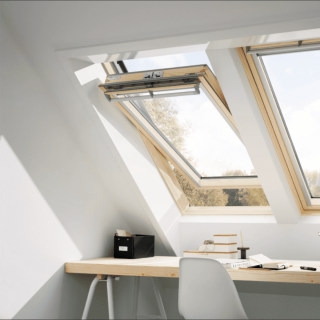 VELUX PREMIUM KROVNI PROZOR, BEZBOJNI LAK, GORNJA RUČKA, STAKLO 70 