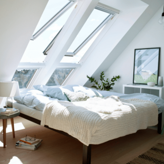 VELUX PREMIUM KROVNI PROZOR, BIJELI POLIURETAN, DVOSTRUKI OVJES, DONJA RUČKA, STAKLO 70 