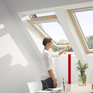 VELUX STANDARD KROVNI PROZOR,BEZBOJNI LAK, DONJA RUČKA, STAKLO 51 