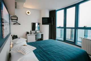 HOTEL BLUE 