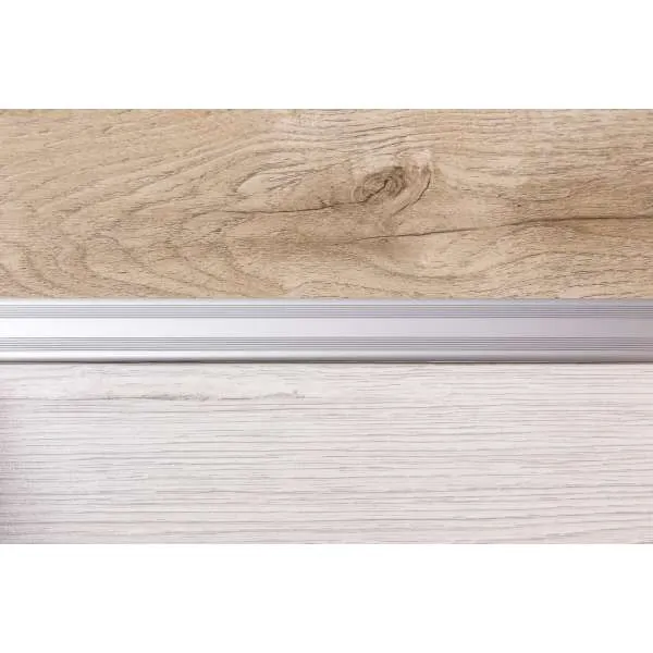 ALU PROFIL SIMPLE-FIX 23 90/SREBRNI SAMOLJEPLJIVI PRIJELAZNI RAVNI 28mm 