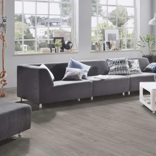 LAMINAT 14mm/Kl.33 TITAN V FUGA K392 HRAST ATOMIC p=1,41 m2 