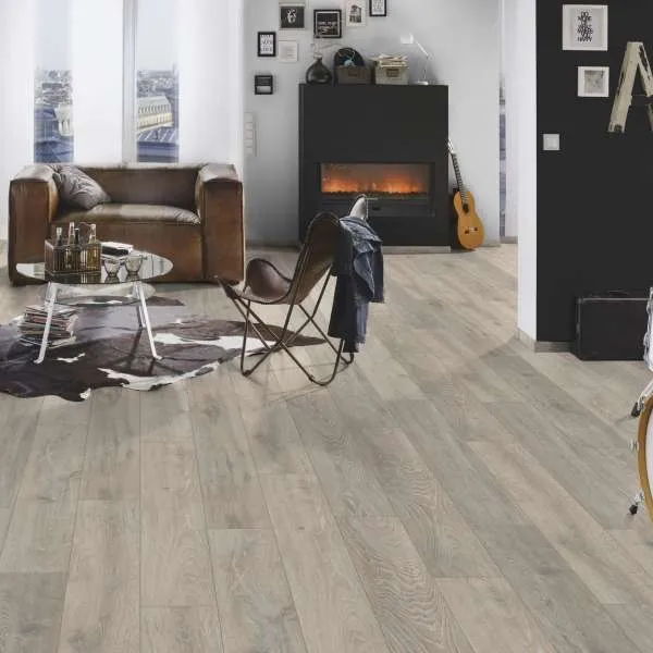 LAMINAT  8mm/Kl.32 SUPER NATURAL CLASSIC V FUGA 5543x HRAST COLORADO, RASPOLOŽIVO 17,54m2 