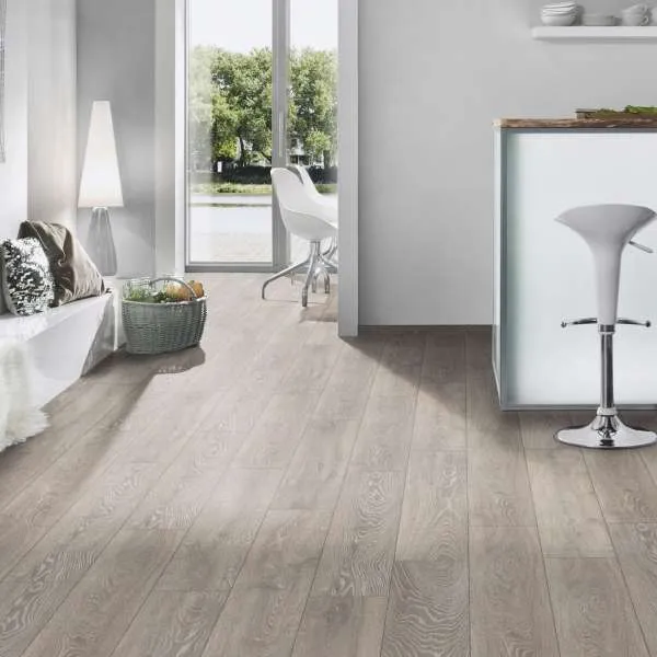 LAMINAT 12mm/Kl.33 ATLANTIC MO.RE PURE+ 5542 HRAST SIVI p=1,507 m2 