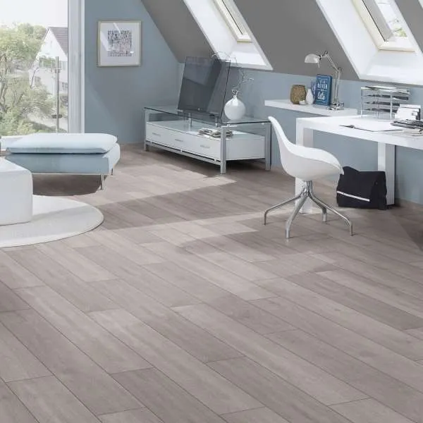 LAMINAT  8mm/Kl.32 SUPER NATURAL CLASSIC PURE+ 5946 HRAST ROCKFORD p=2,260 m2 