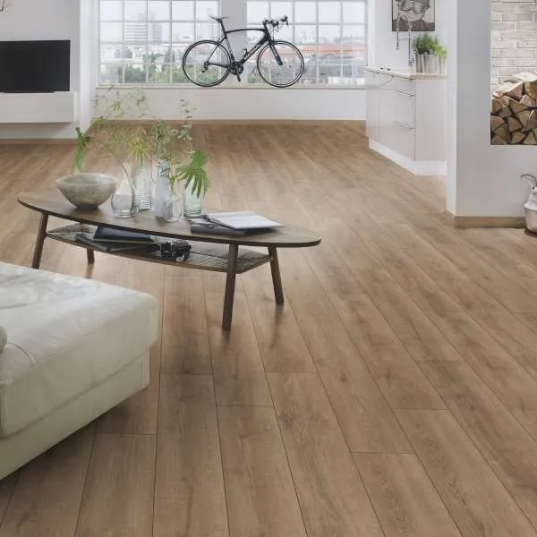 LAMINAT  8mm/Kl.32 SUPER NATURAL CLASSIC PURE+ K647x HRAST SOLA RASPOLOŽIVO 13,98m2 