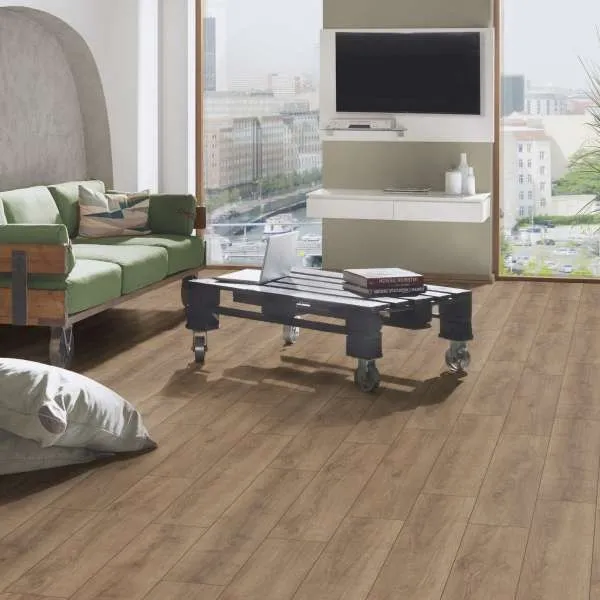 LAMINAT  8mm/Kl.32 SUPER NATURAL CLASSIC PURE+ K647x HRAST SOLA RASPOLOŽIVO 13,98m2 