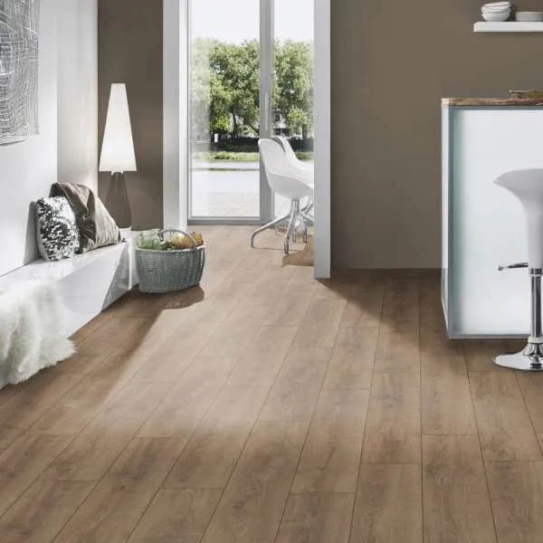 LAMINAT  8mm/Kl.32 SUPER NATURAL CLASSIC PURE+ K647x HRAST SOLA RASPOLOŽIVO 13,98m2 