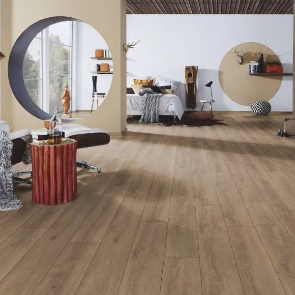 LAMINAT  8mm/Kl.32 SUPER NATURAL CLASSIC PURE+ K647x HRAST SOLA RASPOLOŽIVO 13,98m2 