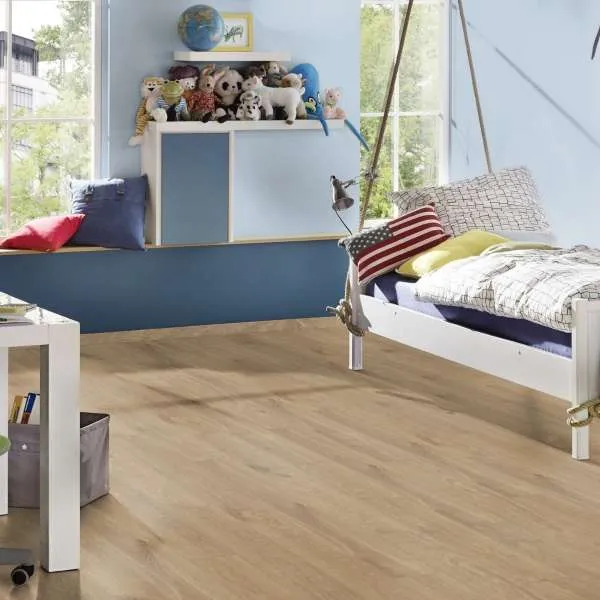LAMINAT 10mm/Kl.33 KRONOSTEP PURE+ V FUGA K405 HRAST SOLAR p=1,758 m2 