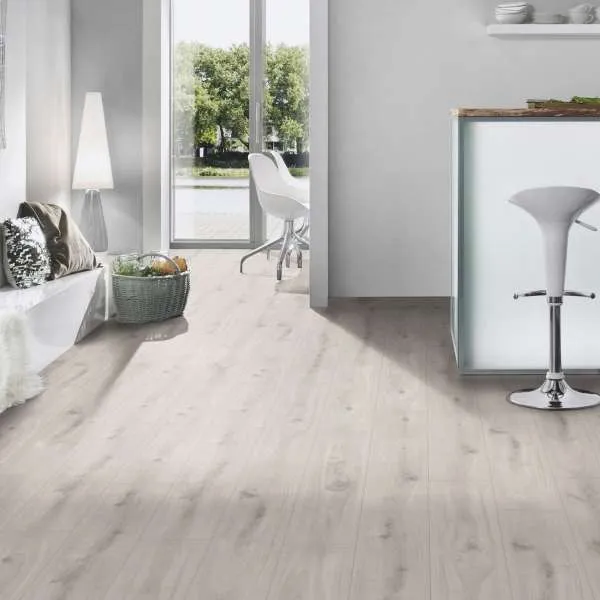 LAMINAT  8mm/Kl.33 ORGANIC Orca PURE + K231 HRAST MISTY p=2,26 m2 