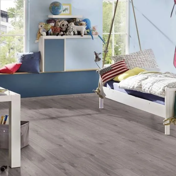 LAMINAT  8mm/Kl.33 ORGANIC Orca PURE + K395 HRAST TORNADO p=2,26 m2 