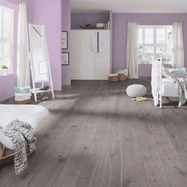 LAMINAT  8mm/Kl.33 ORGANIC Orca PURE + K395 HRAST TORNADO p=2,26 m2 