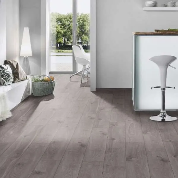 LAMINAT  8mm/Kl.33 ORGANIC Orca PURE + K395 HRAST TORNADO p=2,26 m2 