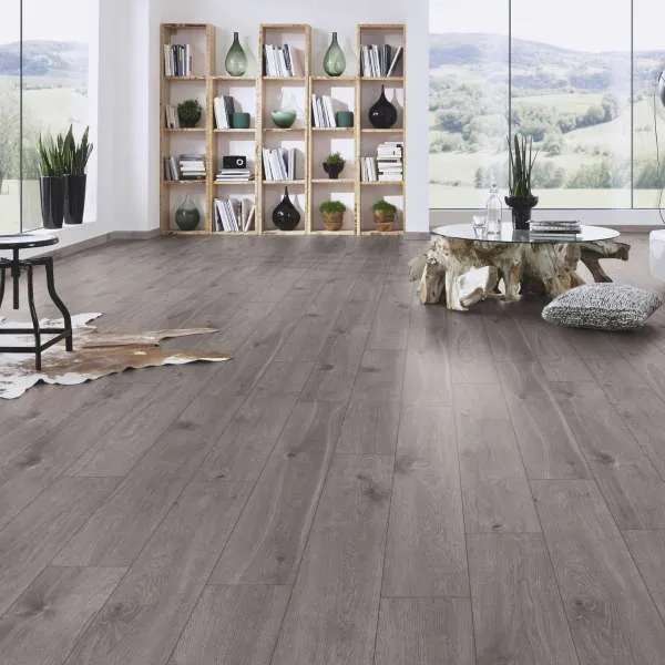 LAMINAT  8mm/Kl.33 ORGANIC Orca PURE + K395 HRAST TORNADO p=2,26 m2 