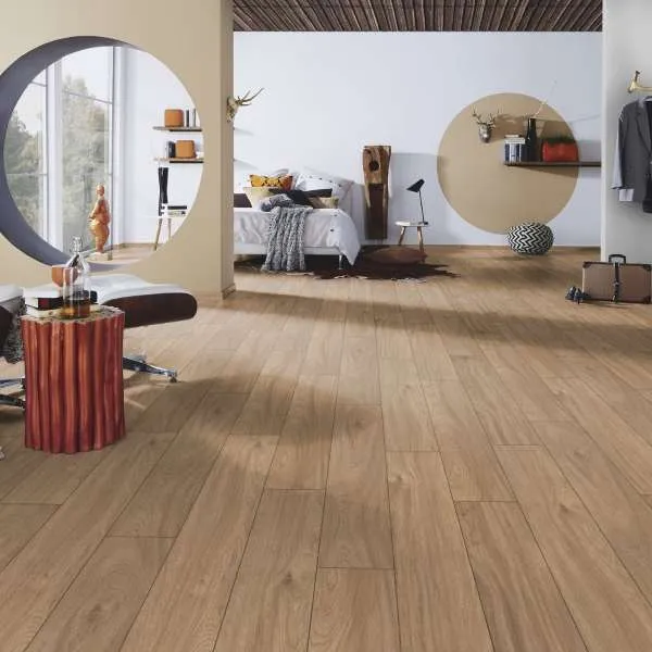 LAMINAT  8mm/Kl.32 SUPER NATURAL CLASSIC PURE+ K338 HRAST CREDENZA p=2,260 m2 