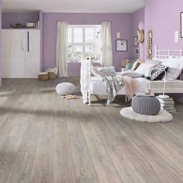 LAMINAT 12mm/Kl.33 FLOOR DREAMS VARIO V FUGA 5542x HRAST SIVI RASPOLOŽIVO 7,40m2 