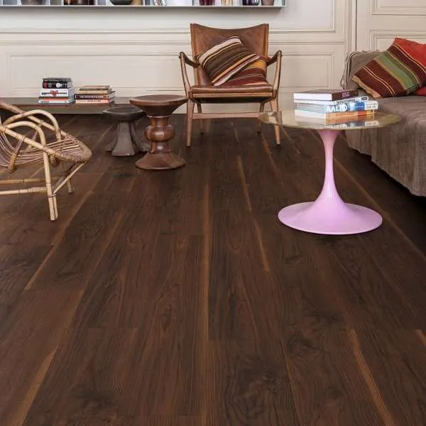 LAMINAT  8mm/Kl.32 ROYAL 4V 61034x NOBLE WALNUT p=1,5960 m2 