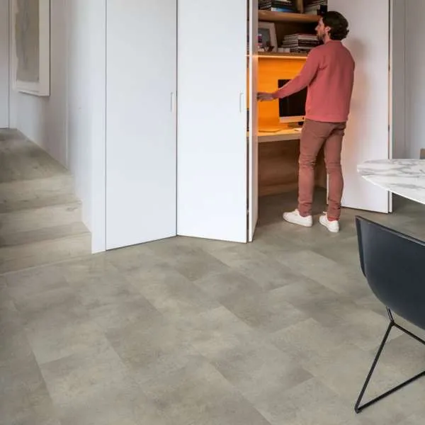 SPC VINIL 5mm/KL.33 QUICKSTEP 40234x CONCRETE ROCK RASPOLOŽIVO 18,476m2 