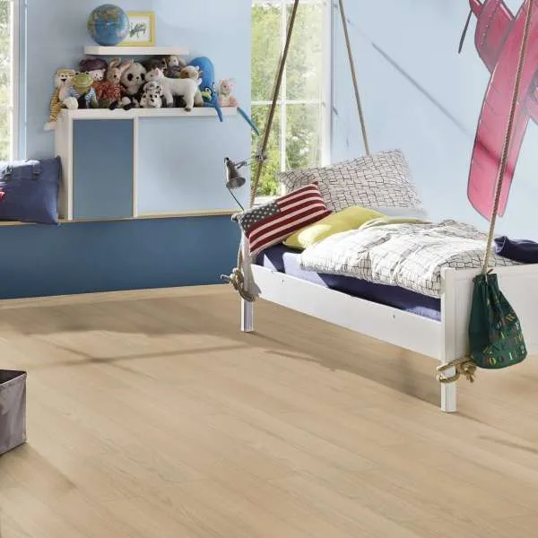 LAMINAT  8mm/Kl.32 SUPER NATURAL CLASSIC PURE+ K641x HRAST SHERIDAN RASPOLOŽIVO 27,28m2 