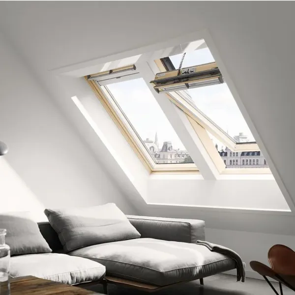 VELUX PREMIUM KROVNI PROZOR, BEZBOJNI LAK, SOLARNO NAPAJANJE, STAKLO 70 