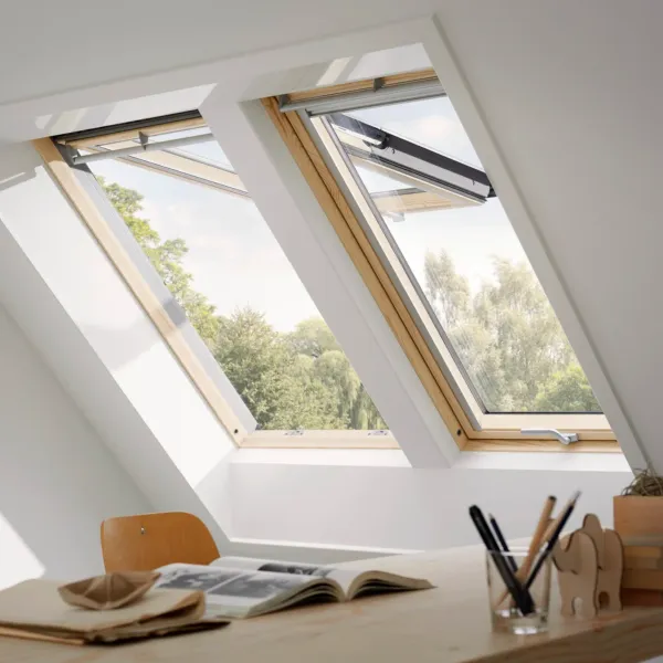 VELUX PREMIUM KROVNI PROZOR, BEZBOJNI LAK,DVOSTRUKI OVJES, DONJA RUČKA, STAKLO 70 