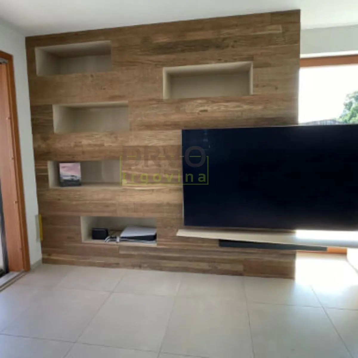 TROSLOJNA PANEL PLOČA HRAST 21x2500x1220 mm 