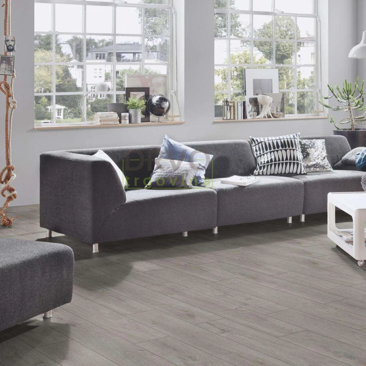 LAMINAT 14mm/Kl.33 TITAN V FUGA K392 HRAST ATOMIC p=1,41 m2 