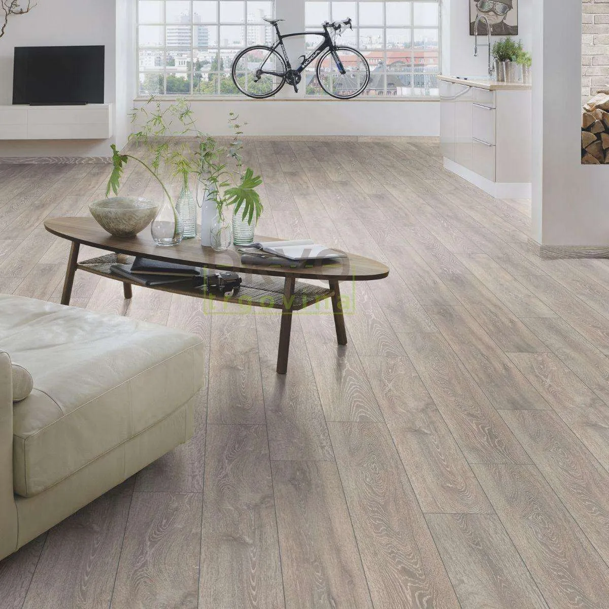 LAMINAT  8mm/Kl.32 SUPER NATURAL CLASSIC V FUGA 5542x HRAST SIVI p=2,2204 m2 RASPOLOŽIVO 11,103m2 