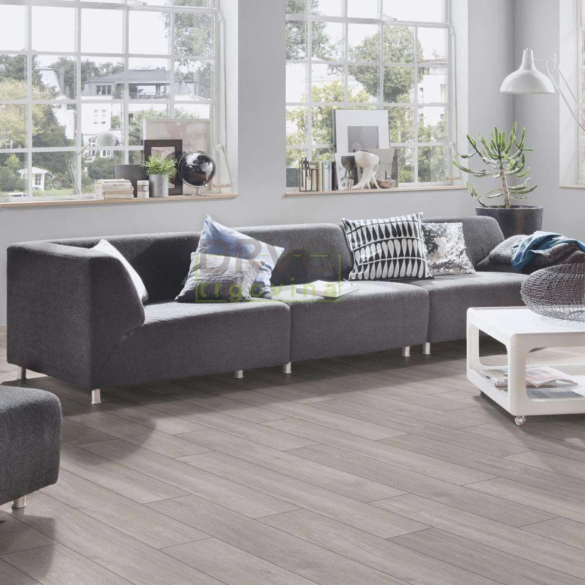 LAMINAT  8mm/Kl.32 SUPER NATURAL CLASSIC PURE+ 5946 HRAST ROCKFORD p=2,260 m2 