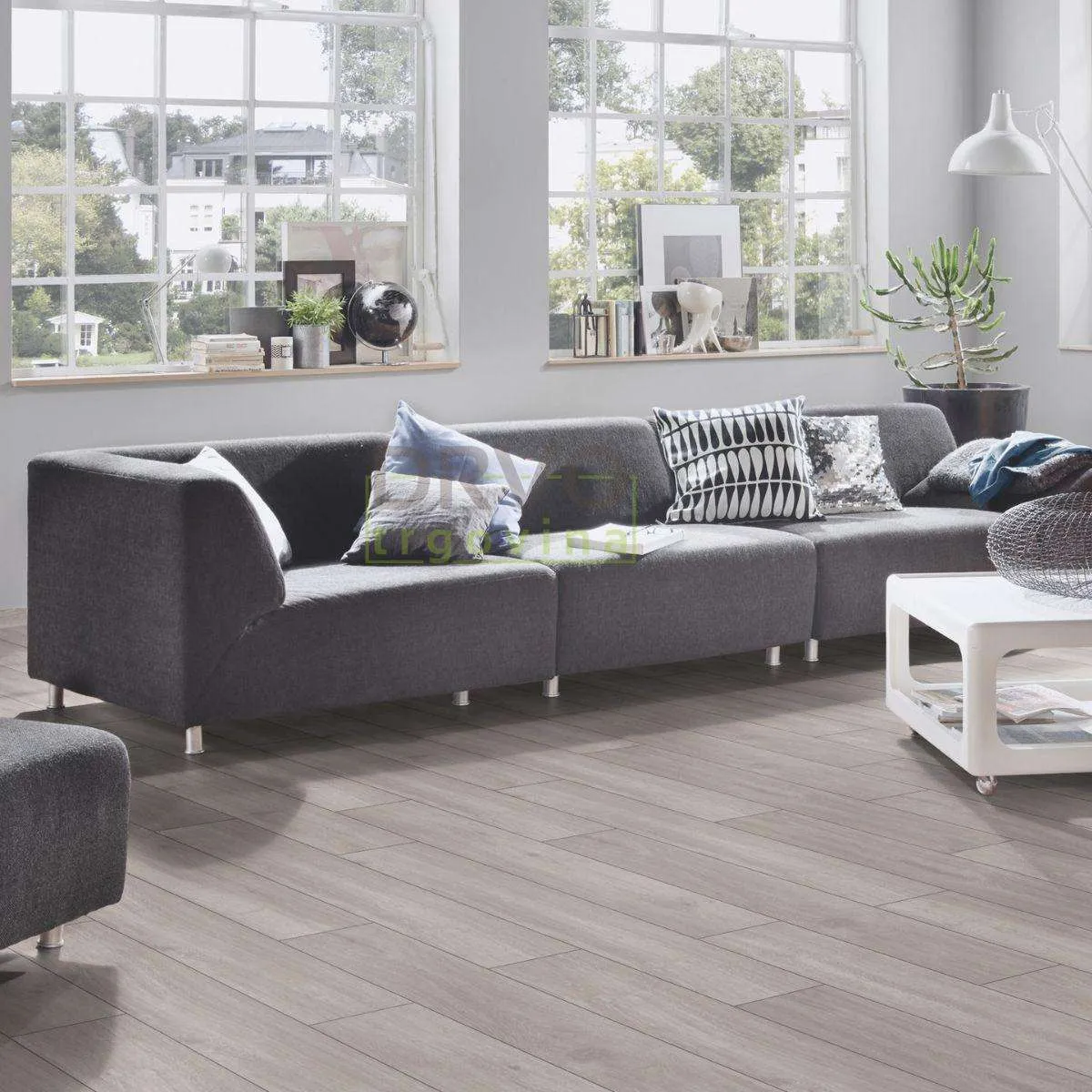 LAMINAT 10mm/Kl.32 KRONOSTEP PURE+ 5946 HRAST ROCKFORD p=1,76 m2 