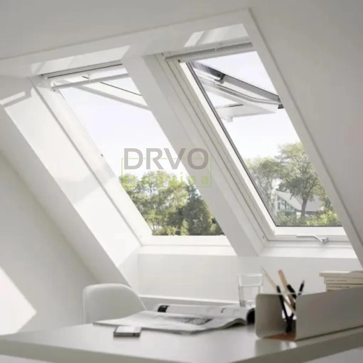 VELUX PREMIUM KROVNI PROZOR, BIJELI POLIURETAN, DVOSTRUKI OVJES, DONJA RUČKA, STAKLO 70 
