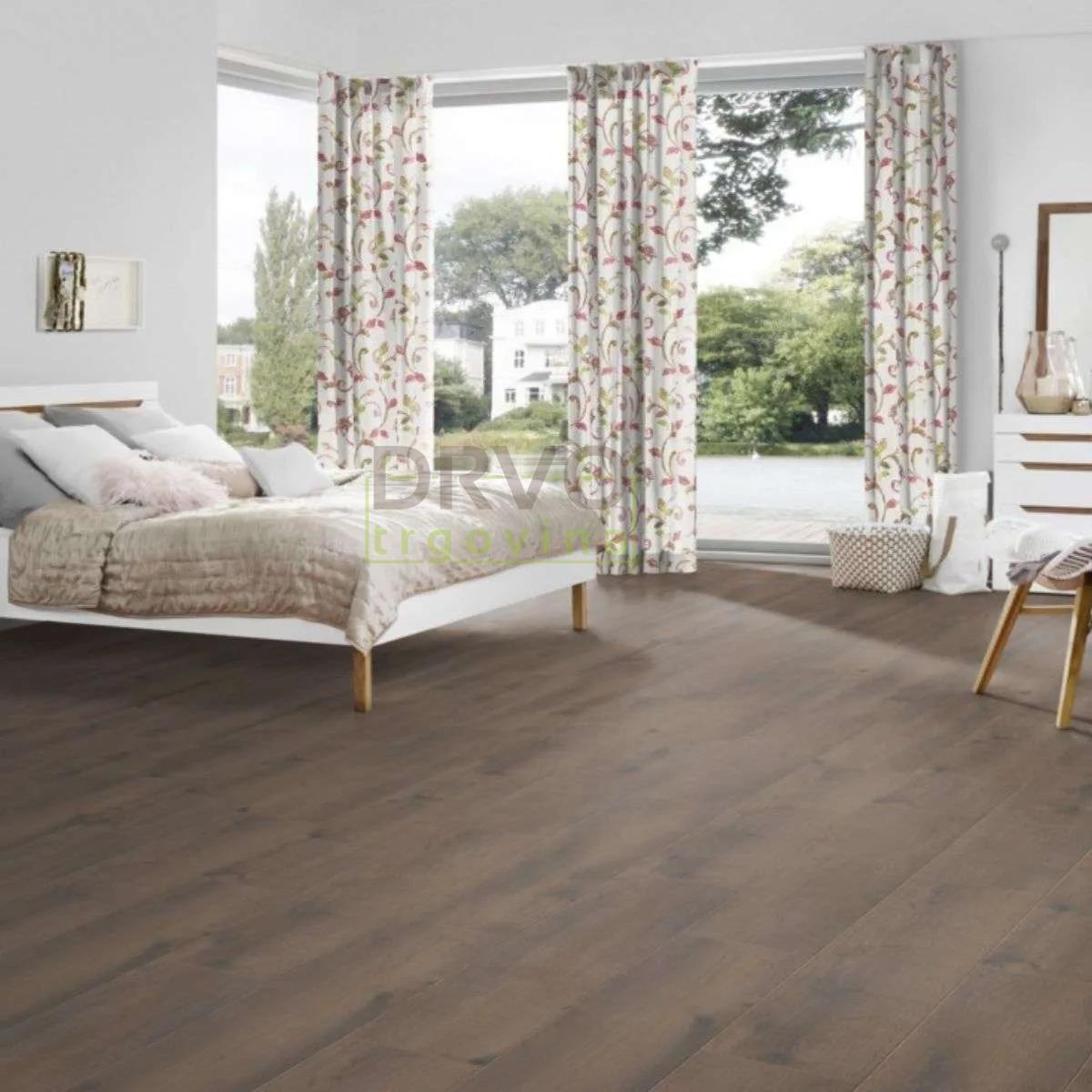 LAMINAT  8mm/Kl.32 XPLORA 8839x HRAST COTTAGE DARK RASPOLOŽIVO 19,69m2 