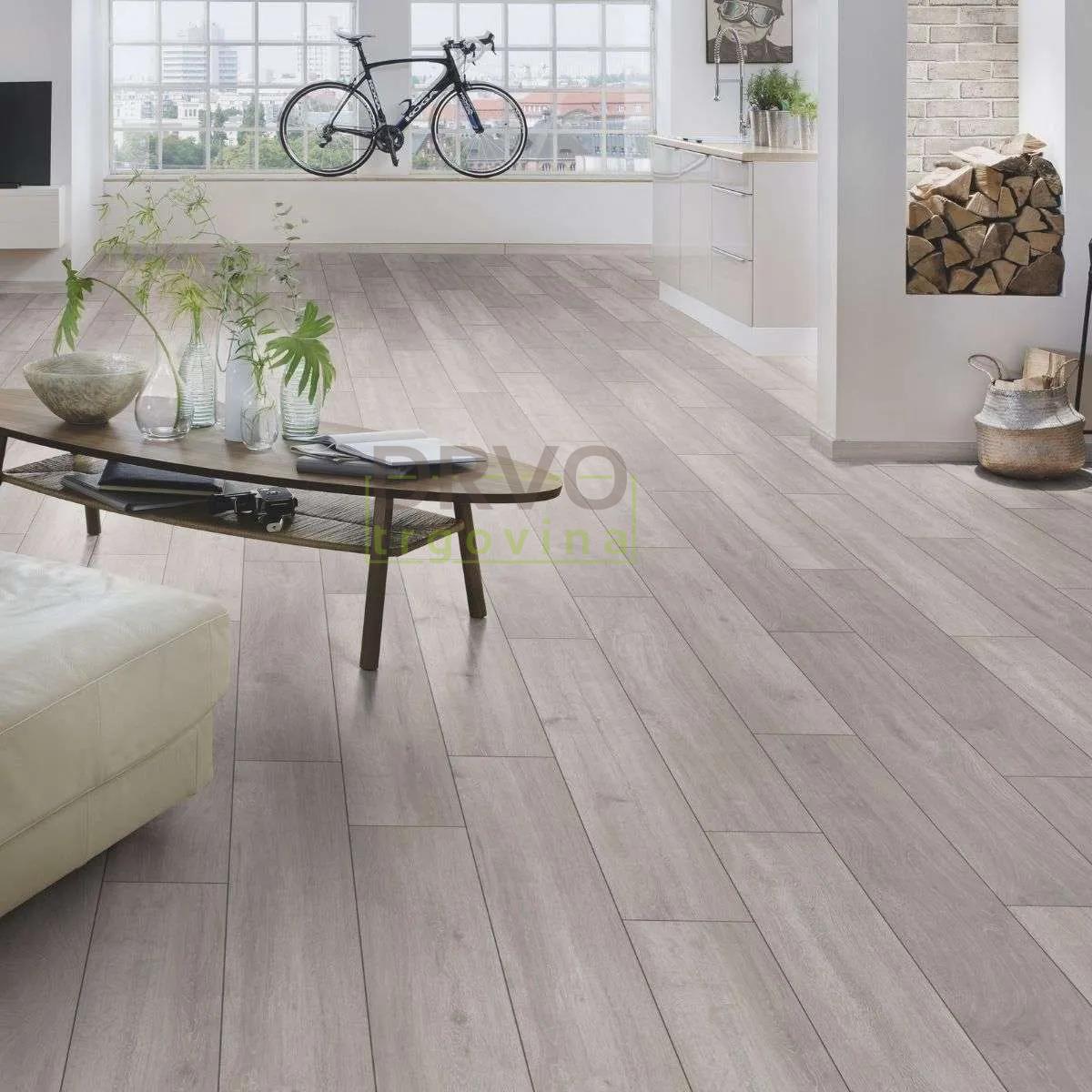 LAMINAT  8mm/Kl.32 SUPER NATURAL CLASSIC PURE+ 5946 HRAST ROCKFORD p=2,260 m2 