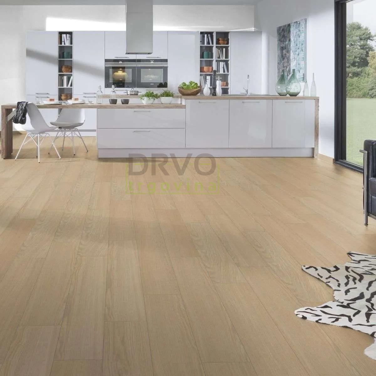 LAMINAT  8mm/Kl.32 SUPER NATURAL CLASSIC PURE+ K641x HRAST SHERIDAN RASPOLOŽIVO 27,28m2 